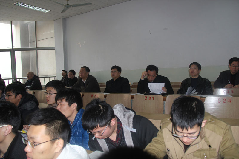 学校党委副书记董新胜深入太阳成集团tyc539课堂听课