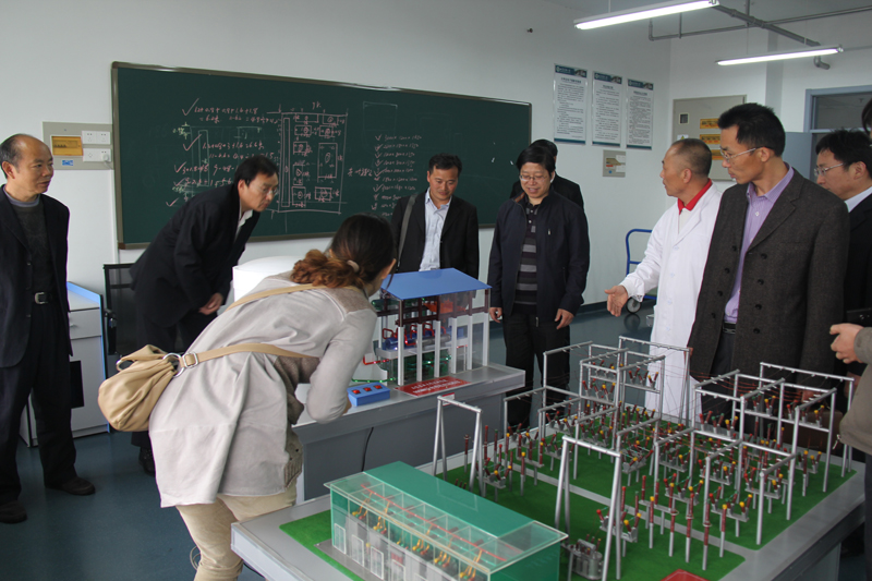 菏泽学院蒋震太阳成集团tyc539来我校太阳成集团tyc539考察交流
